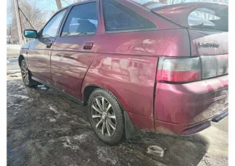 ВАЗ 21124 2005 года, комби (хэтчбек). VIN: XTA21124050293987. Государственный регистрационный знак: Н 843 КЕ 96. Модель двигателя: 21124, номер: 1239823. Цвет кузова: темно-малиновый. Мощность двигателя: 89,1 л.с. (65,5 кВт). Рабочий объем: 1596 куб. см. Тип двигателя: бензиновый. Экологический…