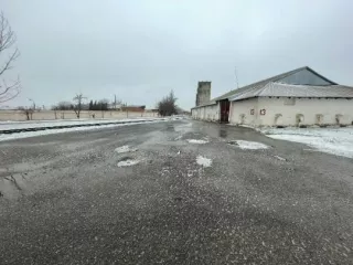 Здание клуба 1953 000000103 375,0
Здание конторы 1956 00000095 511,6
Пристройка к административному зданию 1998 00000093 59,8
Здание автовесовой на з/приеме 1969 00000040 612,1
Здание блок подсобных помещений 1967 00000037 467,4
Здание ж/д весов 1964 000000018 36,1