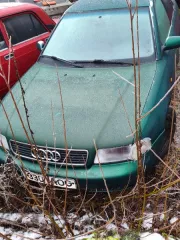 AUDI A4, 1997 Легковой автомобиль AUDI A4 зелёного цвета, 1997 г.в., VIN WAUZZZ8DZVA085844, с двумя ключами, брелок от сигнализации, механическим блокиратором коробки передач с ключом, технические документы на машину отсутствуют, машина не зарегистрирована на территории Российской Федерации…