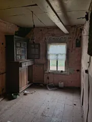 Дом 56,1 кв.м. и земельный участок 3000 кв.м. в Новгородской обл., здание 56,1 кв.м. Кадастровый номер: 53:09:0054201:32, назначение объекта: Жилое, площадь: 56,1 м2, вид права: Собственность, адрес: 175350, Новгородская область, р-н Марёвский, с/п Марёвское, д Малое Дёмкино, ул Народная, д 17…