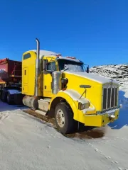 Кенворт Т800 2008 года выпуска, седельный тягач, государственный регистрационный знак О779МЕ178. Находится в Вологодской области, примерно в 35 км от города Вытегра, на стоянке. В данный момент машина не на ходу. Автомобиль старый американский, со слов должника регулярно ломается, а запчасти…