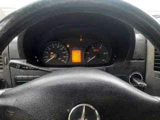 Грузовой фургон, марка: Mercedes-Benz, модель: Sprinter 313 CDI, год изготовления: 2010, цвет: серый, VIN: WDB9066351S476861, ПТС: 39УВ175629, г/н: Р550МЕ39, модель двигателя: 651955, тип двигателя: дизельный, двигатель №: 30266664, мощность двигателя: 95 л. с. (129 кВт), рабочий объем двигателя…
