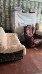 Жилой дом, Новгородская область, Шимский район, ст. Уторгош, ул Лесорубов, д. 12, кадастровый номер 53:21:0121604:241, расположенный на земельном участке по адресу: Новгородская обл, Шимский р-н, ж/д ст Уторгош, ул Лесорубов, д. 12, кадастровый номер 53:21:0121604:161.