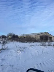 Коровник 1790,3 кв.м и земельный участок в Тамбовской области. Здание площадью 1790,3 кв.м расположено по адресу: Тамбовская область, Сампурский район, с. Гавриловка, 840 м северо-восточнее д. 2 по ул. Колхозной. Назначение: нежилое, кадастровый номер 68:17:0703003:133. Земельный участок под…