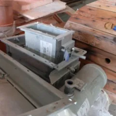 Комплектующие специального комплекса автоматической рельефной сварки типа КТС-04 на базе специальной машины точечной сварки типа МТВ-8002-3 (Корпус машины, шкафа управления, источник сварочного тока, блок диодов, кронштейны, токподводы, пневмоцилиндр и т.п.), 9 позиций, 21 единица. Местонахождение…