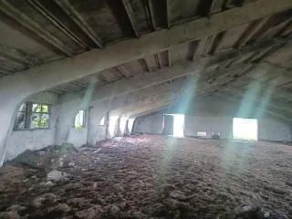 Движимое имущество, годные остатки, транспортные средства в общем количестве 77 наименований. Здание телятника № 3 (1988 г.п., движимое имущество, годные остатки); Здание телятника (1976 г.п., движимое имущество, годные остатки); Здание склада (1989 г.п., движимое имущество, годные остатки); Здание…