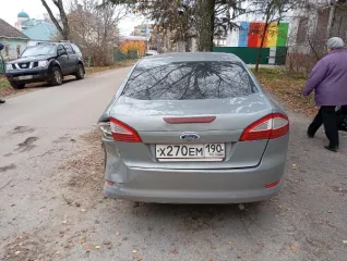 Ford Mondeo 2007 года выпуска, седан, серого цвета. Государственный номер Х270ЕМ190. Идентификационный номер (VIN) WF0DXXGBBD7S54300.