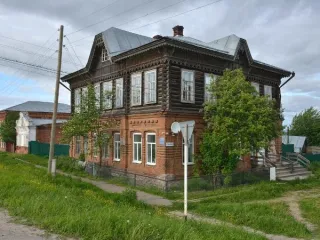 Нежилое помещение 147,5 кв.м, Пермский край, Чердынь, кадастровый номер 59:39:0010154:50, 2 этаж, расположенное в 2-х этажном многоквартирном доме с кадастровым номером 59:39:0010154:54, общей площадью 281,2 кв.м., материал наружных стен: смешанные, по адресу: Пермский край, Чердынский…
