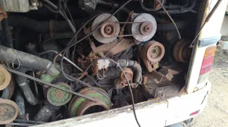 Автобус Cetra S216HDS 1991 года выпуска, цвет белый. Идентификационный номер WKK1390000102536, бензиновый двигатель, мощность 366 л.с. Местонахождение: Московская область, Мытищинский г.о., деревня Болтино.