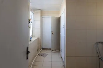 1/2 доли нежилого помещения 143,5 кв.м, Московская область, Рузский г.о., рп Тучково 1/2 доля помещения в Московской обл. 1/2 доля в помещении места общего пользования, назначение: нежилое, общее имущество собственников помещений в многоквартирном доме, находящемся по адресу: Российская Федерация…