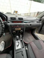 Mazda 3 2005 года выпуска, VIN: JMZBK12Z561360281. Обременен залогом в пользу ПАО "Совкомбанк".