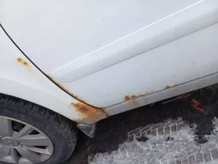 LADA 219010 LADA GRANTA. Год выпуска: 2019. VIN: XTA219010K0591052. Цвет кузова: Белый. Объем двигателя: 1596 см³. Мощность: 64 кВт / 87 л.с. Экологический класс: 5. Тип: Легковой седан. Автомобиль на ходу. Под замену задние тормоза (колодки, барабаны, цилиндры выжимные). Замена задней подвески в…
