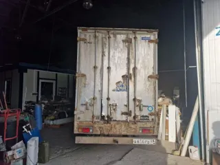 Hino Dutro 2001 года выпуска. Грузовой фургон, цвет белый. Государственный номер B656PB49. Номер шасси (рамы) XZU382*0001880. Номер двигателя А32504.