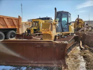 Экскаватор гусеничный Hyundai R300LC-9SH, заводской номер HHKHZ808LE0000183, 2014 год выпуска, госномер 58 УЕ 9248 (63 СВ 9366). Экскаватор гусеничный Hyundai R300LC-9S, заводской номер HHKHZ810LE0001178, 2014 год выпуска, госномер 58 УЕ 9241 (63 СВ 9362). Трактор ДТ-75 ДЕРС2 с буровой установкой…
