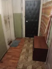 Доля квартиры 56.1 кв.м в Новосибирске. Размер доли 17/100. Площадь квартиры 56.1 кв.м, назначение жилое. Адрес: Россия, Новосибирская область, город Новосибирск, 2-й переулок Пархоменко, дом 19, квартира 25. Кадастровый номер 54:35:064170:541. Находится в долевой собственности.