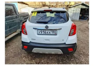 Opel Mokka, 2012 года, 140 лс, 157128 км. Автомобиль легковой, VIN-номер: XUUJC7E51D0000248, марка, модель: OPEL MOKKA, год выпуска 2012 г., цвет: белый, регистрационный знак У916ХХ180, комплектация: стандартная, находится в залоге у ООО «МБ РУС Банк»