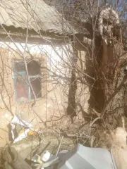 Здание разрушенное и 3/8 доли на участок 6052 кв.м, Ростовская область. 9/16 на здание (здание разрушено, находится в ветхо-аварийном состоянии (разрушено), рыночной стоимости в соответствии со ст.3 № 135 ФЗ не имеет, оказывает влияние на итоговую стоимость земельного участка), кадастровый номер…