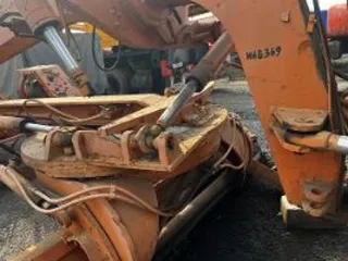 Автогрейдер ГС-18.05 2009 года, госномер МТ 6472 02. Страна-производитель: г. Брянск. VIN: 090020 (125). Год выпуска: 2009. Заводской номер машины (рамы): 090020. Номер двигателя: 90279588. Цвет: оранжево-черный. Паспорт самоходной машины (ПСМ): ВЕ № 550027 от 04.09.2009г. Мощность двигателя: 130…