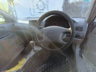 Toyota Sprinter 1998 года, 100 лс, 300000 км, АКПП. VIN отсутствует, кузов № H077749, цвет синий. Коробка затягивает при переключении. По кузову есть недостатки, имеются сколы. В правой стороне спереди не понятные стуки. Возможно наличие иных скрытых недостатков.
