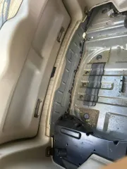 Land Rover Freelander 2009 года, 160 лс. Автомобиль Land Rover Freelander 2, 2009 года выпуска, VIN SALFA2BB8AH150564, цвет темно-серый.