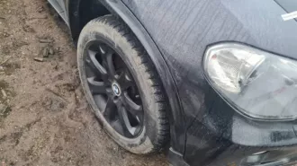 BMW Х5 XDRIVEVE35D, 2009 г.в., рег. номер: Е402ХК750, VIN: WBAFF01040L211527, объем двигателя 2993, мощность двигателя  кВт/л.с.  286  210.4 , цвет: черный, ПТС № 50РК897133, СТС 9918370698. Находится в залоге у ПАО  МТС Банк . Сел аккумулятор, долгий простой на парковке.