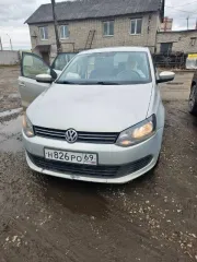 Volkswagen Polo, 2015 года, 105 лс, 62530 км, транспортное средство: Volkswagen Polo, идентификационный номер (VIN номер): XW8ZZZ61ZFG040344, год выпуска: 2015, гос.номер Н826РО69. Автомобиль находится в залоге у АО «ТБанк».
