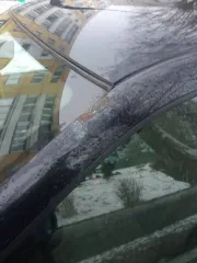 Lada Kalina, 2012, 81,6 лс, 363822 км. Техническое состояние транспортного средства: удовлетворительное, требуется ремонт. Не работает стеклоподъемник на правой передней двери. Имеется коррозия с левой стороны лобового стекла, на задних дверках авто.