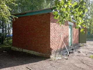 Нежилое здание школы 1812,5 кв.м. Общеобразовательная школа под демонтаж, 1978 года постройки. Общая площадь 1812,5 кв.м., кадастровый номер 16:29:100101:148. Расположена по адресу: Республика Татарстан, Муслюмовский район, с. Семяково, ул. Школьная, д. 32а. Год ввода в эксплуатацию: 1978…