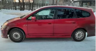 HONDA STREAM, 2001 года выпуска, VIN: отсутствует, ГРЗ: У767УА125, цвет: красный, кузов № RN1-1042070