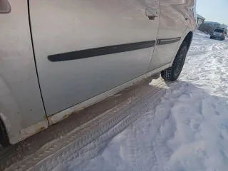 Toyota Opa, 2000 года, 136 л.с., 600000 км, АКПП, VIN отсутствует, кузов: ZCT100019325, регистрационный номер: В562УЕ22. Двигатель контрактный, документов нет, в ГАИ не регистрировался, где-то капает масло, аккумулятор после морозов стал плохо заводить, менялось лобовое стекло, которое поставили…