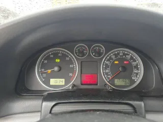 Volkswagen Passat 2003 года, VIN WVWPD63B93P433525, категория B. Двигатель AWM 195996, 1781 см³, мощность 170 л.с. (125 кВт). Кузов серый темный, VIN кузова WVWPD63B93P433525. Максимальная масса 2030 кг, масса без нагрузки 1470 кг.
