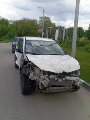 Citroen C-Crosser, 2012, VIN: Z8TVUAFZCCM971724, белый. Автомобиль после ДТП, может иметь скрытые дефекты. Отсутствует передняя часть: передний бампер, фары передние, решетка радиатора, передние подкрылки, замята передняя часть (элементы бампера в салоне). Передние крылья черного цвета, правые…