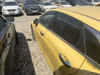 Kia K5, 2021 года выпуска, VIN: XWEG3414BN0012711. Имущество находится в залоге у ПАО СКБ Приморья «Примсоцбанк». Транспортное средство продавалось на торгах приставам год назад, пробег был 320000, за 850000 авто не было выкуплено ввиду отсутствия заявок. На данный момент авто не ездило 2 года…