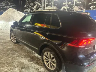 Volkswagen Tiguan 2017 Легковой автомобиль Volkswagen Tiguan 2017 г.в., VIN XW8ZZZ5NZJG208857; с имуществом, являющимся предметом торгов, можно ознакомиться по предварительной записи у организатора торгов в рабочие дни (тел.:+7-909-332-68-24) посредством направления запроса об ознакомлении с…