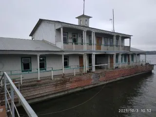 Дебаркадер № 187 с инвентарным номером ДФ1012500001, железобетонный, полуторадечный. Дебаркадер признан непригодным к эксплуатации до получения Акта освидетельствования плавучего объекта.