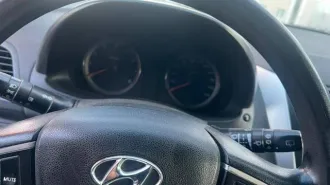 Хэтчбек Hyundai Solaris 2013 года, черно-серый цвет, VIN Z94CT51CBDR079730