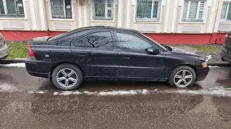 Volvo S60 2007 года, седан. VIN: YV1RS595772638942. Цвет черный. Двигатель B5254T, объем 2.5 л, мощность 209 л.с. Имеются ПТС и СТС. Автомобиль неисправен.