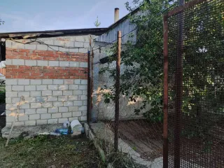 Жилой дом 49,3 кв.м и земельный участок 1500 кв.м, доли ½, Ростовская обл. Жилой дом с кадастровым номером: 61:47:0040401:1015, площадью 49,3 кв.м, по адресу: 347010, Россия, Ростовская обл, Белокалитвинский р-н, п Коксовый, ул Тургенева, 6, размер доли в праве: ½. Земельный участок с кадастровым…