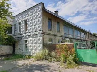 Нежилые помещения в Томской области, ЗАТО Северск, город Северск, проспект Коммунистический, дом 103, помещения 008-045, 1033-1035, 2014-2033. Стены кирпичные, перекрытия железобетонные.