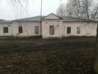 Земельный участок 1190 кв.м и здание 186 кв.м в Тульской области. Кадастровый номер участка: 71:13:020410:7, общая площадь 1190 кв.м. Административное здание с кадастровым номером 71:13:020410:482, общая площадь 186 кв.м. Расположены по адресу: Тульская область, Куркинский район, пос. Куркино, ул…