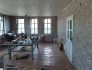 Жилой дом с подвалом, площадь: 297 кв. м, назначение: жилое, количество этажей: 2, КН: 73:02:060106:109, адрес: Ульяновская обл., Барышский район, р.п. им. В.И. Ленина, ул. Гагарина, д. 7. Проживающие/зарегистрированные: 4 физических лица, несовершеннолетние отсутствуют. Земельный участок, площадь…