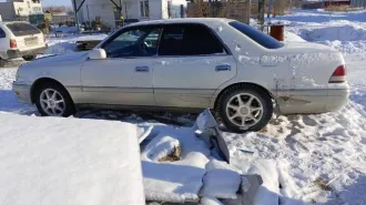 Toyota Crown 1983 года, цвет белый, серый, объем двигателя 2997 куб. см, не эксплуатируется, пробег предположительный.