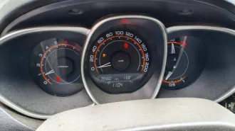 Lada Vesta 2018 года, 122.4 л.с., пробег 75560 км, автоматическая коробка передач. Цвет кузова белый. VIN: XTAGFL320JY210184. Двигатель: номер 21179 0046903, объем 1774 см³. Является залоговым имуществом.