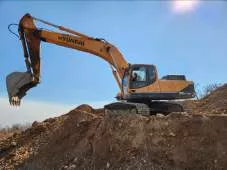 Экскаватор гусеничный Hyundai R300LC-9SH, заводской номер HHKHZ808LE0000183, 2014 год выпуска, госномер 58 УЕ 9248 (63 СВ 9366). Экскаватор гусеничный Hyundai R300LC-9S, заводской номер HHKHZ810LE0001178, 2014 год выпуска, госномер 58 УЕ 9241 (63 СВ 9362). Трактор ДТ-75 ДЕРС2 с буровой установкой…