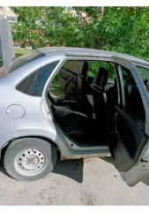 Lada Granta 2012, 81.6 лс, 228208 км. Легковой автомобиль, марка: Лада, модель: 219060 Lada Granta, год изготовления: 2012, VIN: XTA219060CY011265, г/н: С288АМ116. На ходу. Сквозная коррозия обоих порогов, передних крыльев, вмятина на заднем левом крыле (после ДТП), поврежден задний бампер, вмятина…