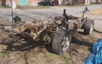 Land Rover Discovery II, 1999 года выпуска, демонтированный битый кузов и рама легкового универсала серебристого цвета, VIN SALLTGM94XA223020, ГРЗ Р783КХ761, ПТС 61 УМ 044560, СТС 99 28 780566.