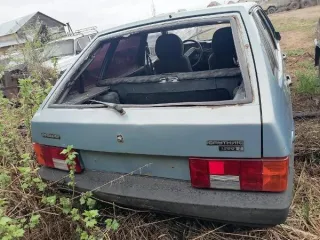 ВАЗ 21093, 2002. Автомобиль ВАЗ 21093, без грз, VIN XTA21093023301703, 2002 г.в. Модель/номер двигателя 3430418, номер кузова (прицепа) XTA21093023301703. Повреждения: разбито стекло крышки багажника, задняя правая дверь измята, коррозия всех элементов, салон комплектный, но с повреждениями…