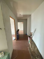 Квартира 50 кв.м. в Московской области, Павло-Посадский городской округ, деревня Евсеево, дом 27а, квартира 59. Общая долевая собственность, доля в праве 5/6. Находится в залоге у ПАО "Sberbank". Кадастровый номер: 50:17:0000000:44172.