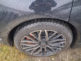 Zeekr 001 2023 года выпуска, черный цвет. VIN: L6T79T2E2PP032563, государственный номер А636НУ18.