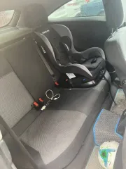 Opel Astra 2011 года, 116 л.с. VIN: XWF0AHL08B0008963, цвет черный, регистрационный номер С603СЕ96. Имеются потертости и царапины на лакокрасочном покрытии. Требуется химчистка салона.